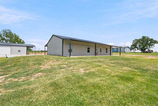 1017 County Road 4699, Boyd, TX 76023