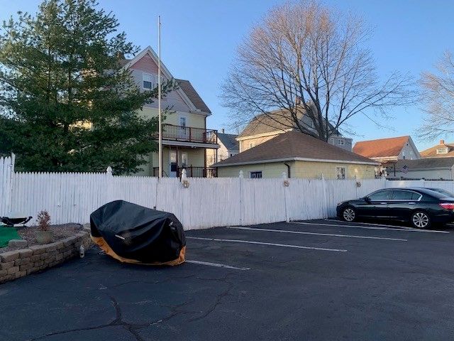 23 Branch St 4, Quincy, MA 02169