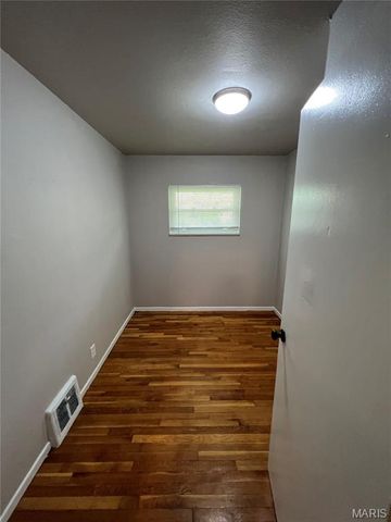 127 Ben Nevis Road, Unincorporated, MO 63137