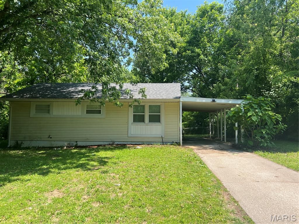 127 Ben Nevis Road, Unincorporated, MO 63137
