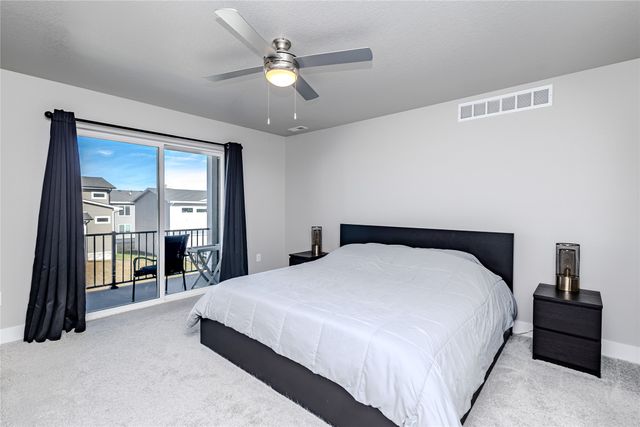 17118 Blue Sage Lane, Urbandale, IA 50323