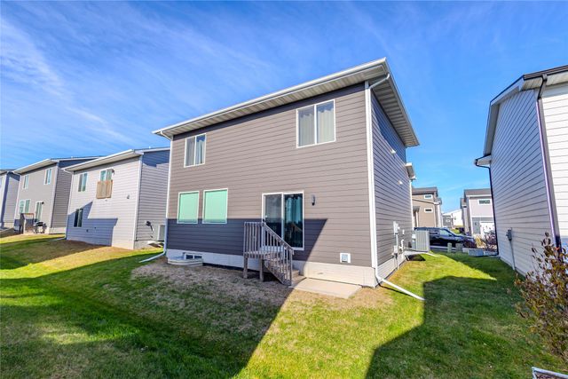 17118 Blue Sage Lane, Urbandale, IA 50323