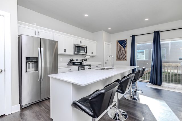 17118 Blue Sage Lane, Urbandale, IA 50323