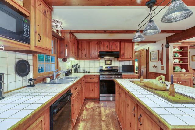 3 Garvin Road, Derry, NH 03038