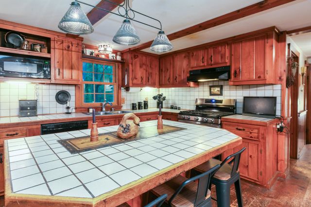 3 Garvin Road, Derry, NH 03038