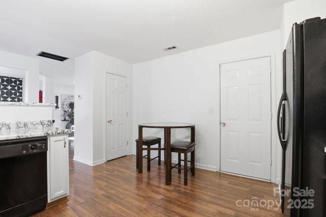 5825 Brookfield Pointe Drive, Charlotte, NC 28216