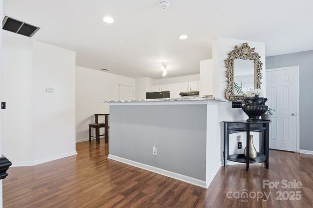 5825 Brookfield Pointe Drive, Charlotte, NC 28216