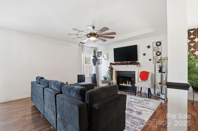 5825 Brookfield Pointe Drive, Charlotte, NC 28216