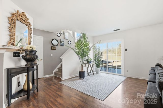 5825 Brookfield Pointe Drive, Charlotte, NC 28216