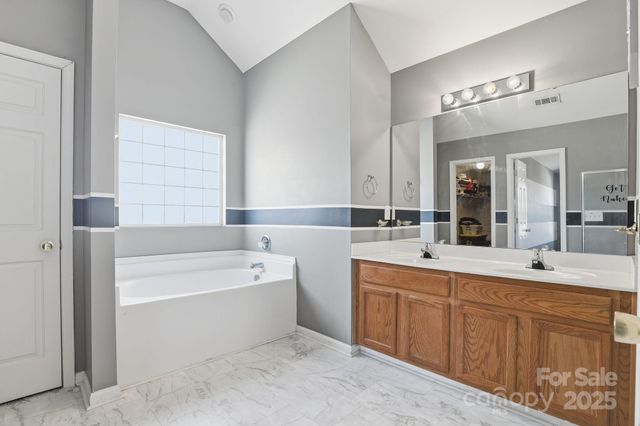 5825 Brookfield Pointe Drive, Charlotte, NC 28216