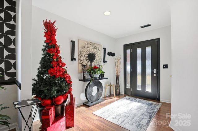 5825 Brookfield Pointe Drive, Charlotte, NC 28216