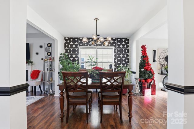 5825 Brookfield Pointe Drive, Charlotte, NC 28216