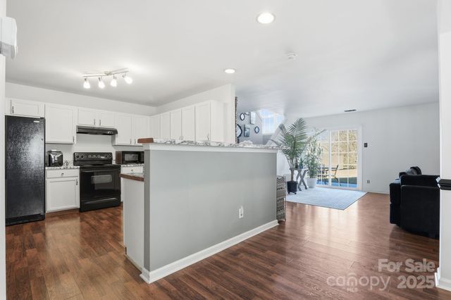 5825 Brookfield Pointe Drive, Charlotte, NC 28216