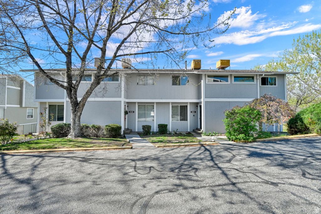 Image 1 of property listing at 846 S 1625 E #C, Clearfield, UT 84015