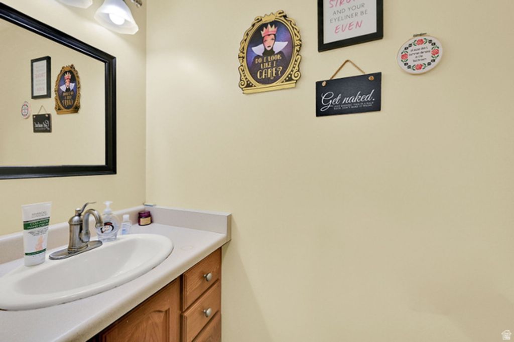 Image 15 of property listing at 846 S 1625 E #C, Clearfield, UT 84015