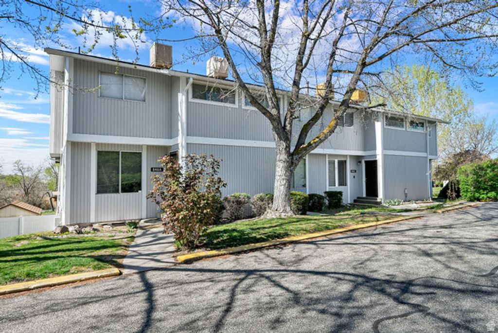 Image 3 of property listing at 846 S 1625 E #C, Clearfield, UT 84015