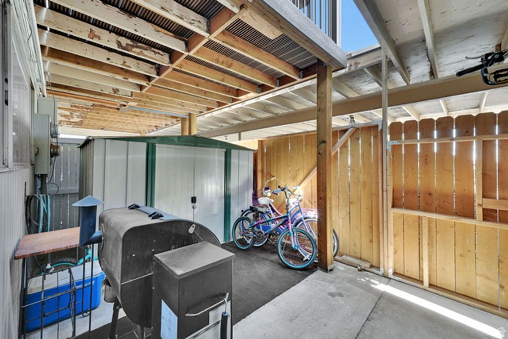 Image 30 of property listing at 846 S 1625 E #C, Clearfield, UT 84015