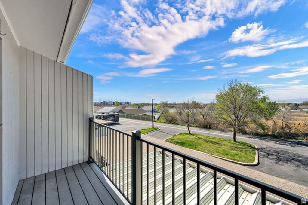 Image 31 of property listing at 846 S 1625 E #C, Clearfield, UT 84015