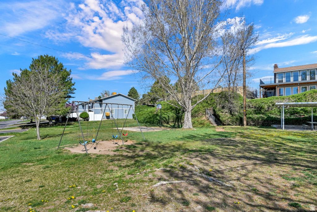 Image 34 of property listing at 846 S 1625 E #C, Clearfield, UT 84015