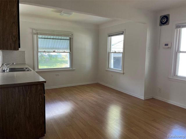 22495 Tuscany Avenue, Eastpointe, MI 48021