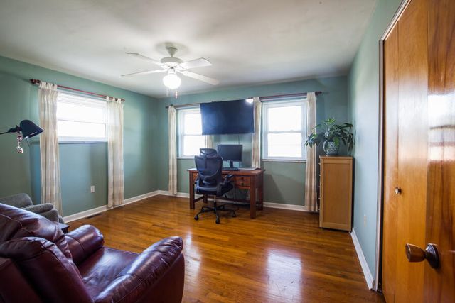 1721 Fort Henry Drive, Fort Wright, KY 41011
