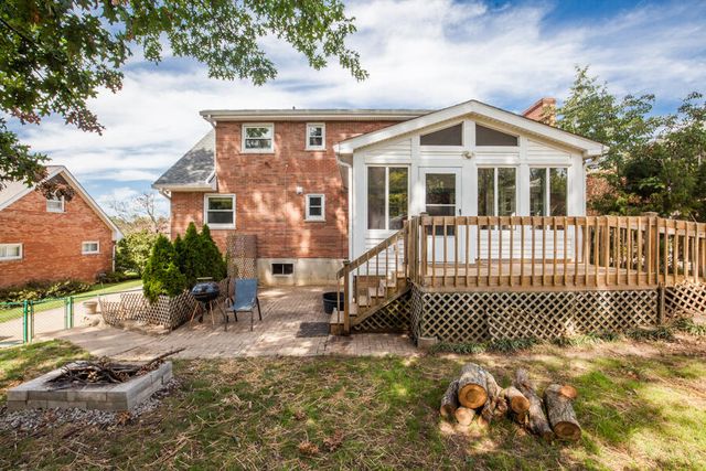 1721 Fort Henry Drive, Fort Wright, KY 41011