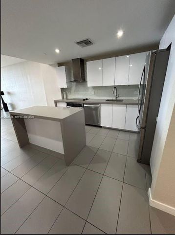 1600 NE 1st Ave 2811, Miami, FL 33132
