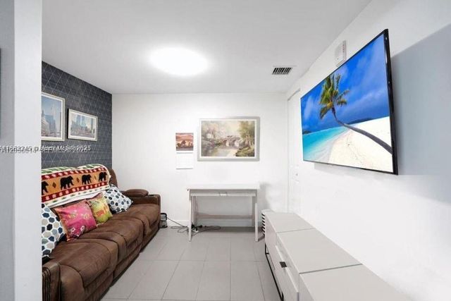 1600 NE 1st Ave 2811, Miami, FL 33132
