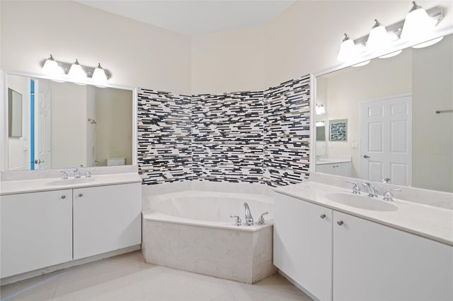 7400 NW 70th Avenue, Parkland, FL 33067