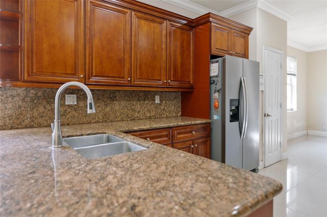 7400 NW 70th Avenue, Parkland, FL 33067