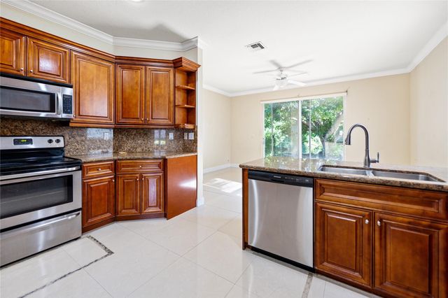 7400 NW 70th Avenue, Parkland, FL 33067