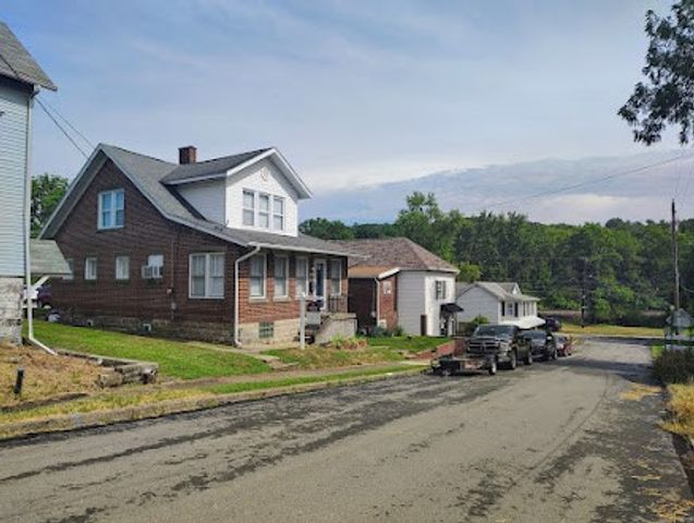 1906 Highland Ave, South Greensburg Boro, PA 15601