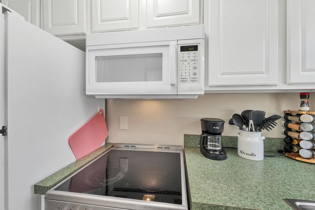 16 Hill Rd Unit 9, Tilton, NH 03276