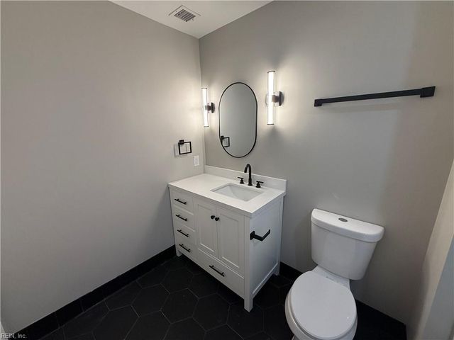 332 34th St Apt 117, Newport News, VA 23607