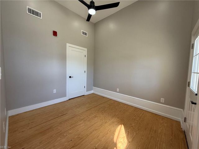332 34th St Apt 117, Newport News, VA 23607