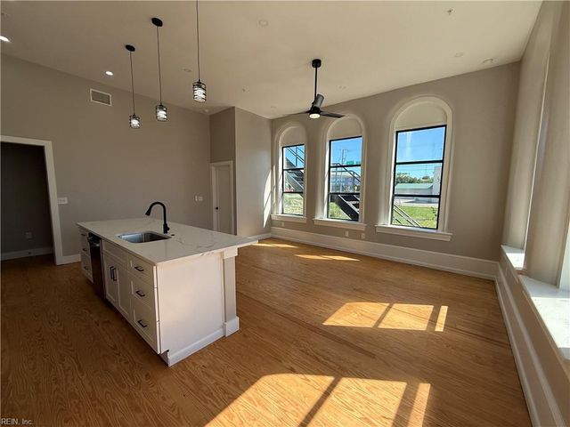 332 34th St Apt 117, Newport News, VA 23607