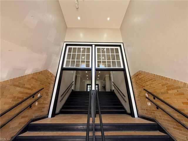 332 34th St Apt 117, Newport News, VA 23607