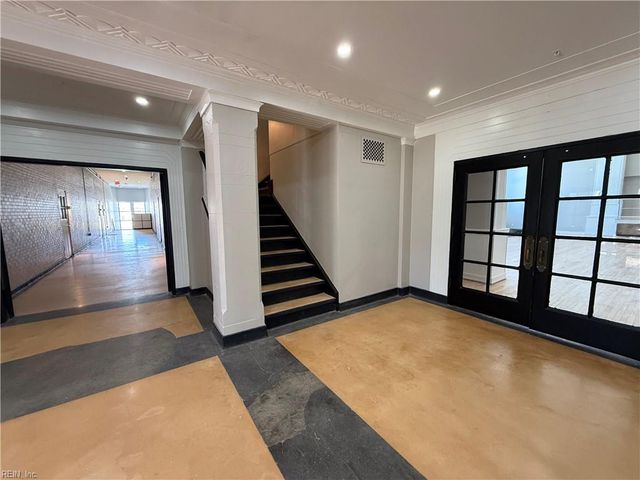 332 34th St Apt 117, Newport News, VA 23607