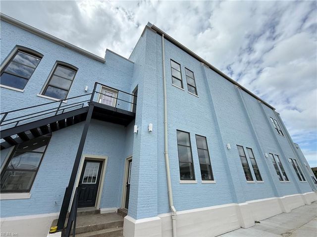 332 34th St Apt 117, Newport News, VA 23607