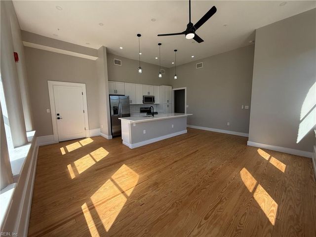 332 34th St Apt 117, Newport News, VA 23607