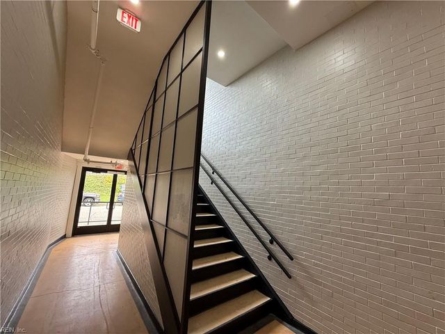 332 34th St Apt 117, Newport News, VA 23607