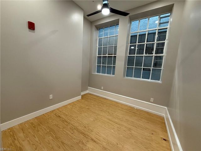 332 34th St Apt 117, Newport News, VA 23607
