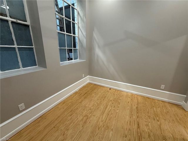 332 34th St Apt 117, Newport News, VA 23607