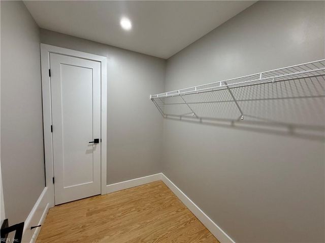 332 34th St Apt 117, Newport News, VA 23607