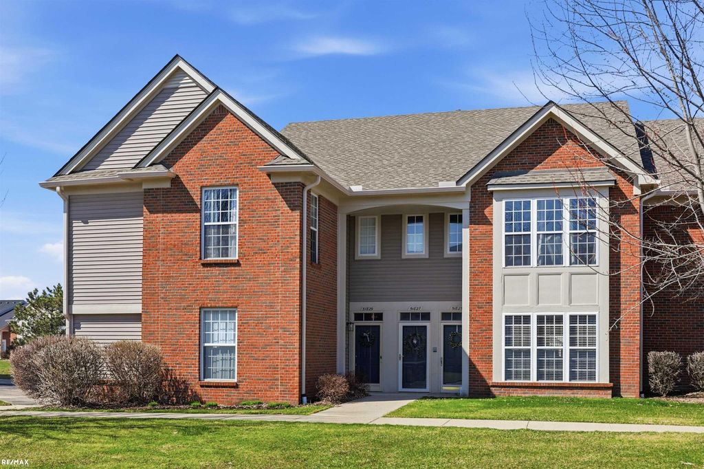 51829 Lionel Lane, Chesterfield Twp, MI 48051