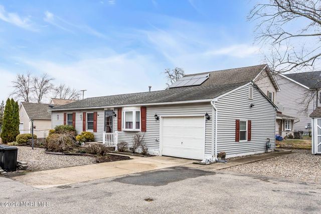 302 Beach Boulevard, Forked River, NJ 08731