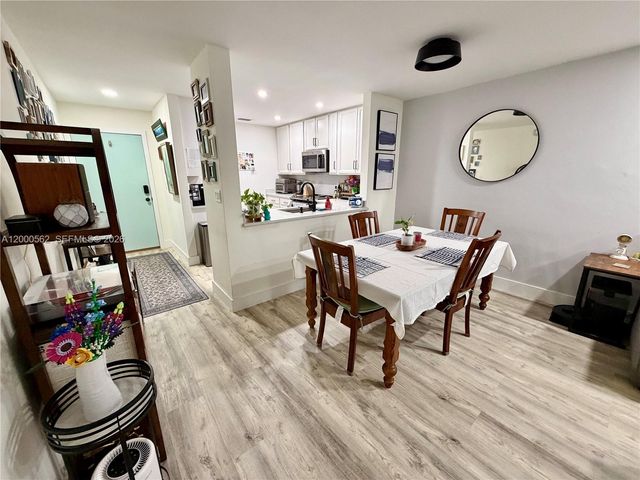 11259 SW 88th St 204H, Miami, FL 33176