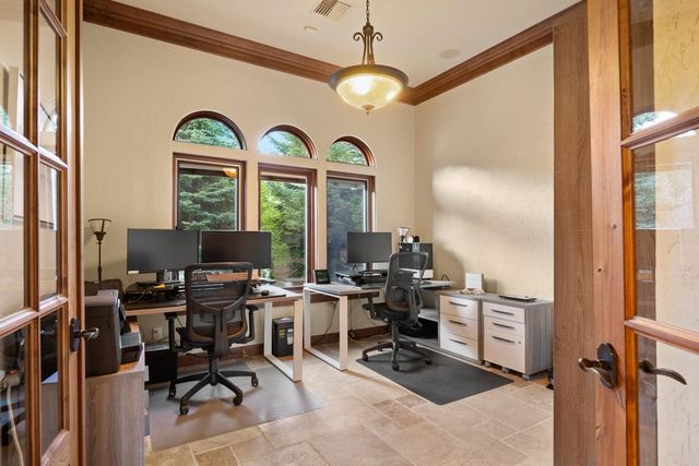 11905 S Fairway Ridge Ln, Spokane, WA 99224