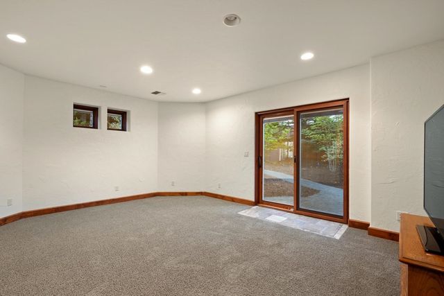 11905 S Fairway Ridge Ln, Spokane, WA 99224