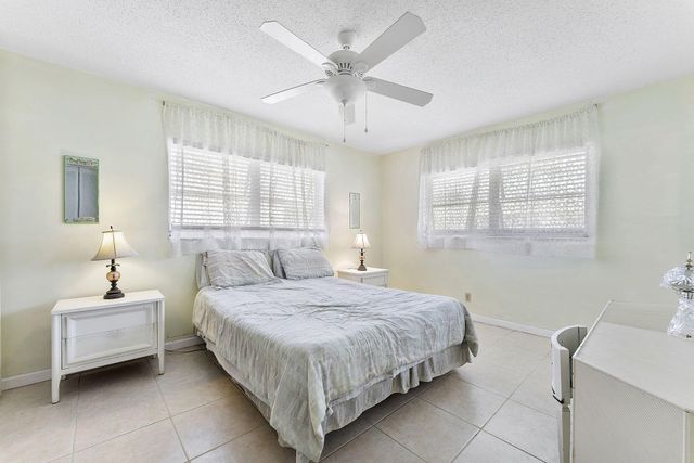 2523 Dudley Drive W H, West Palm Beach, FL 33415
